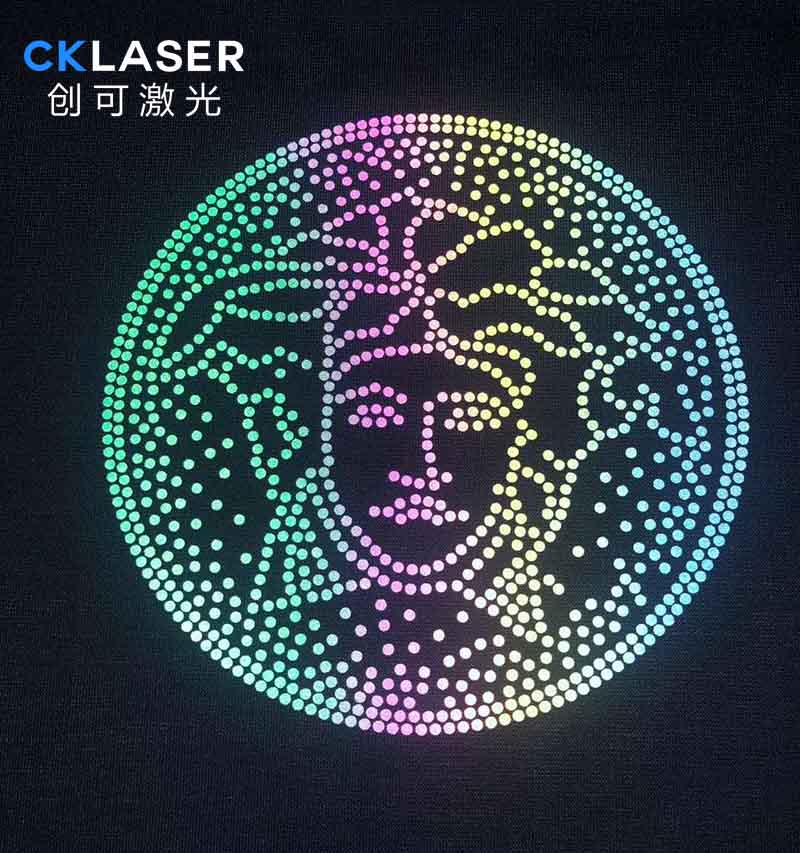 刻字膜機器3D立體激光雕刻亮光膜，讓服飾變得個(gè)性與魅力